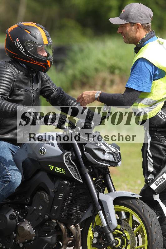 Archiv-2025/10 23.04.2025 Cornu Master School ADR/gruen-vert/60